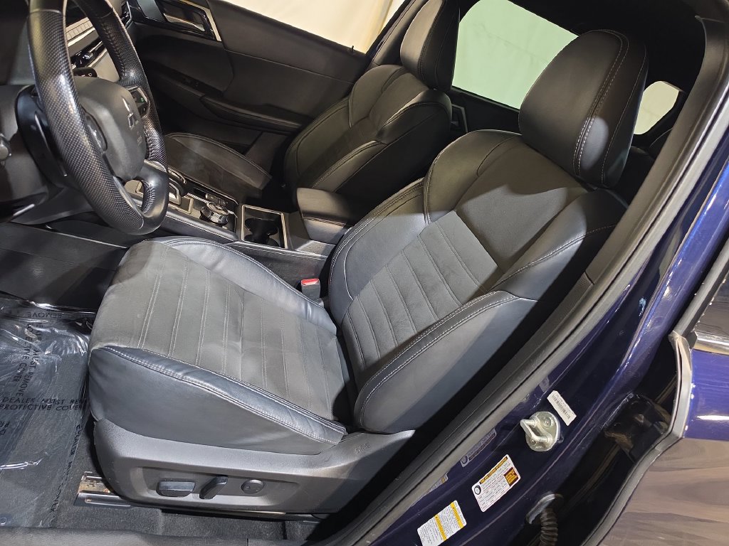 Used 2023 Mitsubishi Outlander SE FWD image 13