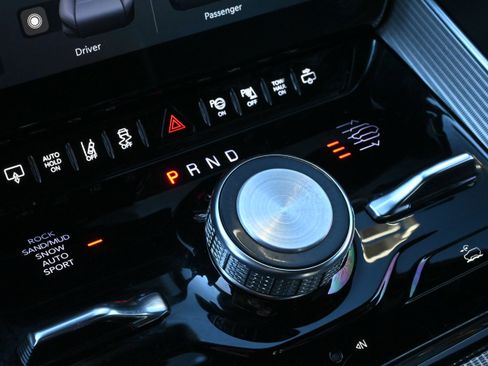 Used 2022 Jeep Grand Wagoneer Series II Obsidian image 21