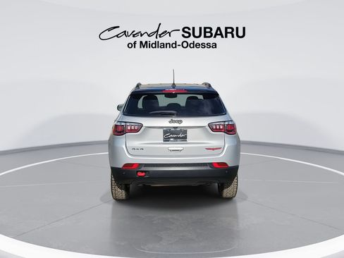 Used 2025 Jeep Compass Trailhawk AWD/4WD image 7