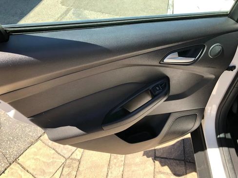 Used 2013 Ford Focus Titanium w/ Titanium Handling Pkg FWD image 30