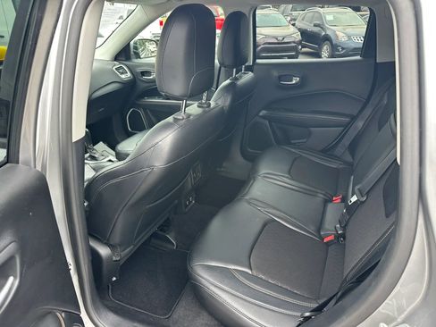 Used 2017 Jeep Compass Latitude w/ Popular Equipment Group image 18