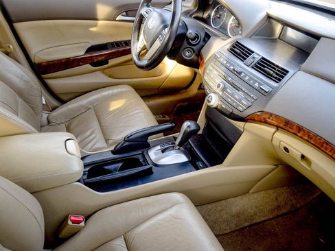 Used 2010 Honda Accord EX-L image 4