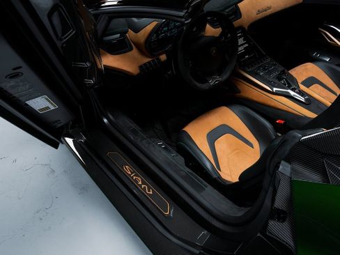 Used 2021 Lamborghini Sian Roadster AWD/4WD image 19