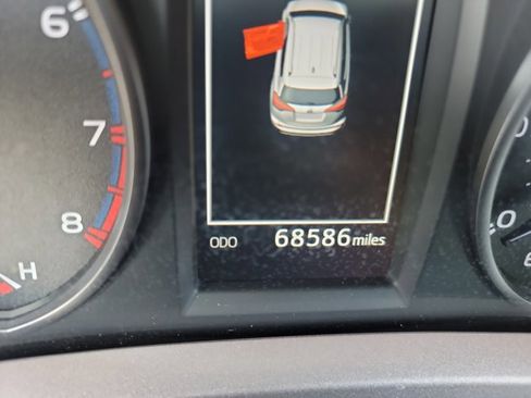 Used 2018 Toyota RAV4 LE image 18