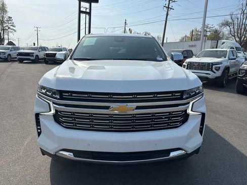Used 2023 Chevrolet Suburban Premier image 8