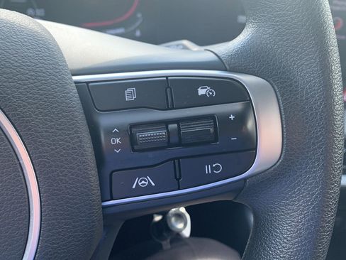 Used 2025 Kia Sportage LX AWD/4WD image 11