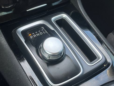 Used 2023 Chrysler 300 Touring L image 16