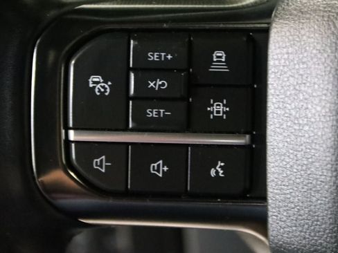 Used 2023 Ford F250 Platinum w/ FX4 Off-Road Package AWD/4WD image 23