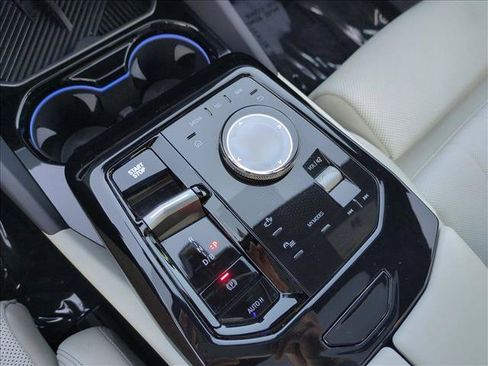 Certified 2026 BMW i5 eDrive40 RWD image 12
