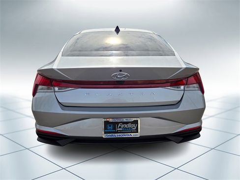 Used 2021 Hyundai Elantra SEL image 5