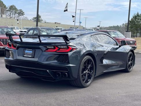 Used 2021 Chevrolet Corvette Stingray w/ Z51 Performance Package image 3