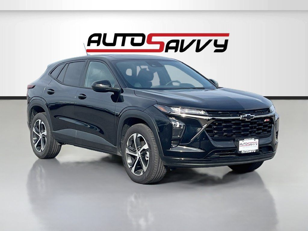 Used 2026 Chevrolet Trax RS w/ Sunroof Package FWD image 1