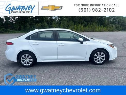 Used 2024 Toyota Corolla LE FWD image 4