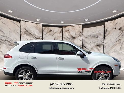 Used 2017 Porsche Cayenne Platinum Edition AWD/4WD image 4