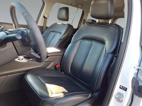 Used 2023 Jeep Grand Cherokee Limited w/ Black Appearance Package image 13