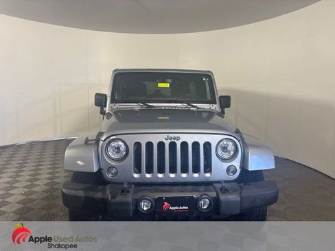 Used 2017 Jeep Wrangler Unlimited Rubicon w/ Dual Top Group AWD/4WD image 2