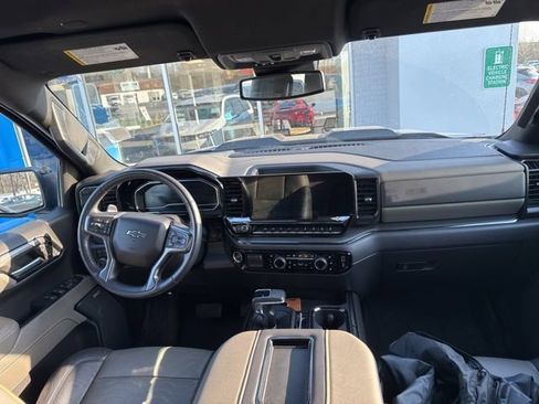 Used 2022 Chevrolet Silverado 1500 ZR2 image 9