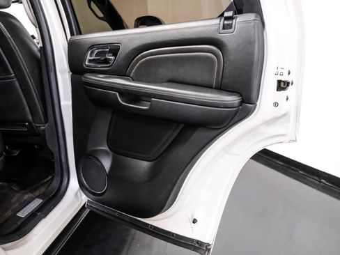 Used 2013 Cadillac Escalade Platinum RWD image 59