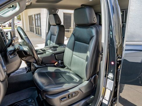 Used 2022 Chevrolet Silverado 2500 LT w/ Midnight Edition image 29