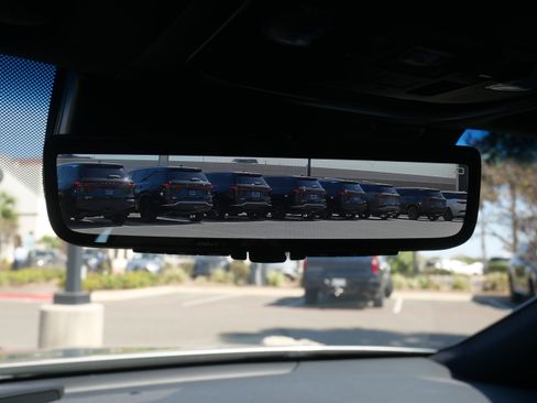 Used 2023 Lexus LS 500 w/ Luxury Package image 17