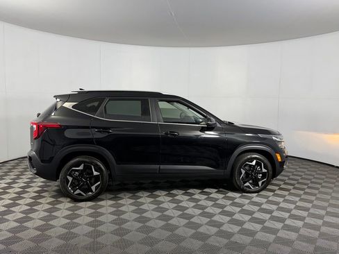 Used 2025 Kia Seltos EX AWD/4WD image 4