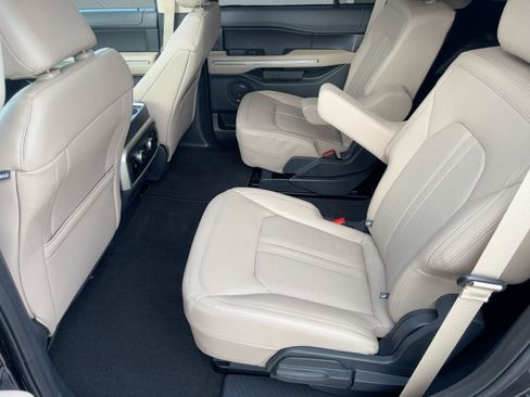 Used 2024 Ford Expedition Limited image 14