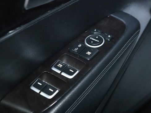 Used 2018 Kia Sorento LX image 16