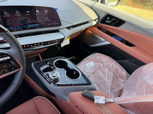 New 2026 Cadillac Optiq Sport 2 image 28