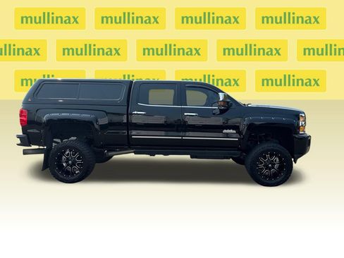 Used 2016 Chevrolet Silverado 2500 High Country w/ High Country Premium Package AWD/4WD image 2