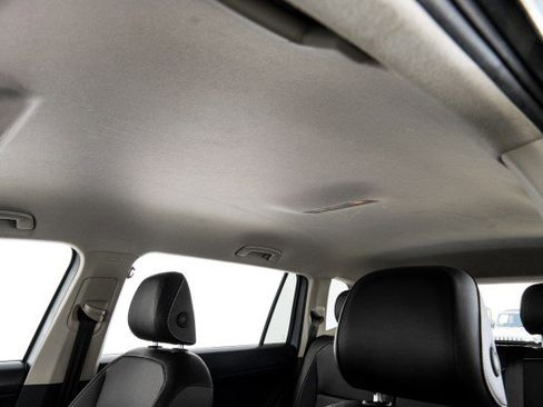 Used 2021 Volkswagen Tiguan SE R-Line image 33