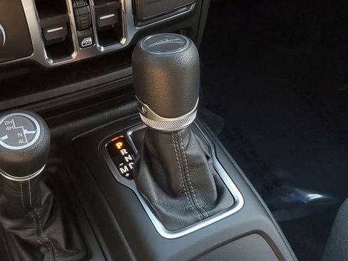 New 2025 Jeep Gladiator Sport image 32