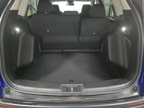 Used 2025 Honda CR-V LX image 6