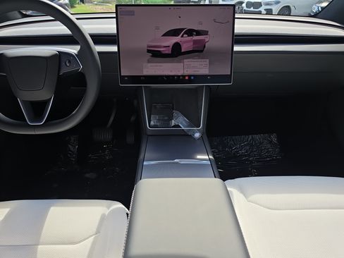 Used 2026 Tesla Model Y 2WD image 14