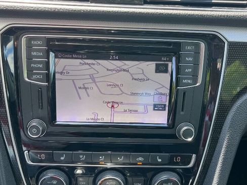 Used 2019 Volkswagen Passat 2.0T SE R-Line FWD image 32