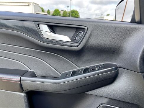 Used 2025 Ford Escape ST-Line FWD image 34