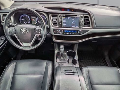 Used 2018 Toyota Highlander XLE FWD image 14