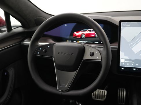 Used 2024 Tesla Model S image 14