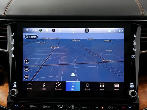 Used 2022 Jeep Grand Wagoneer Series III w/ Rear Seat Video Group 1 AWD/4WD image 22