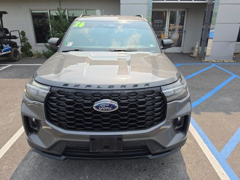 Used 2026 Ford Explorer ST-Line AWD/4WD image 9