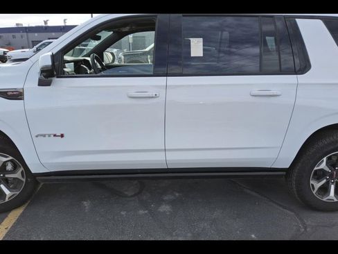 Used 2025 GMC Yukon XL AT4 Ultimate image 8
