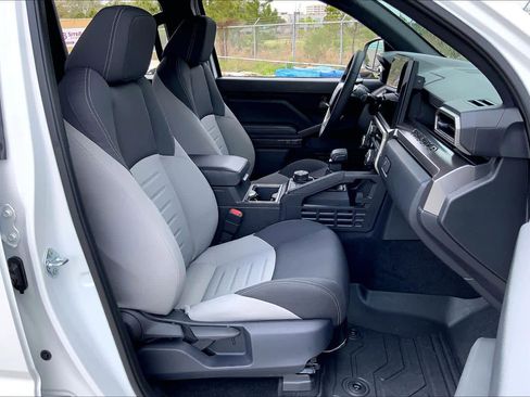 Used 2024 Toyota Tacoma TRD Off-Road image 8