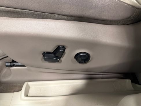 Used 2017 Chrysler Pacifica Touring-L Plus w/ Tire & Wheel Group FWD image 30