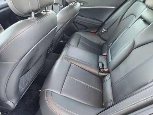 Used 2022 Genesis G70 2.0T image 28