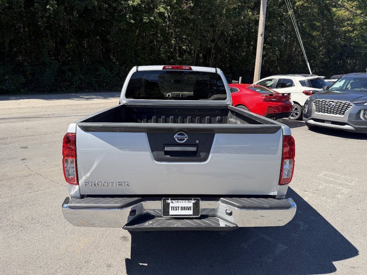 Used 2015 Nissan Frontier S RWD image 6
