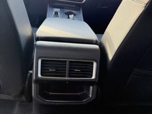 Certified 2025 Volkswagen Atlas Cross Sport SE image 11