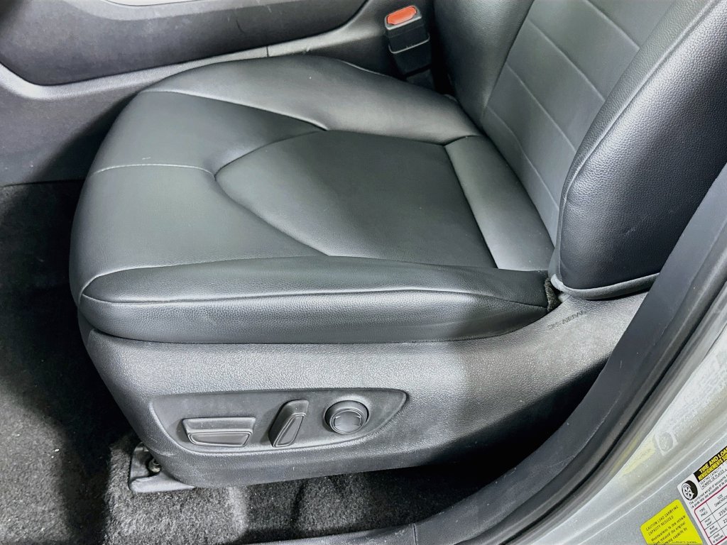 Certified 2025 Toyota Highlander XLE FWD image 19