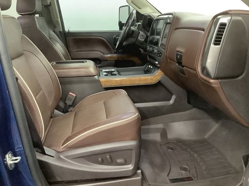 Used 2019 Chevrolet Silverado 3500 High Country w/ Duramax Plus Package image 27