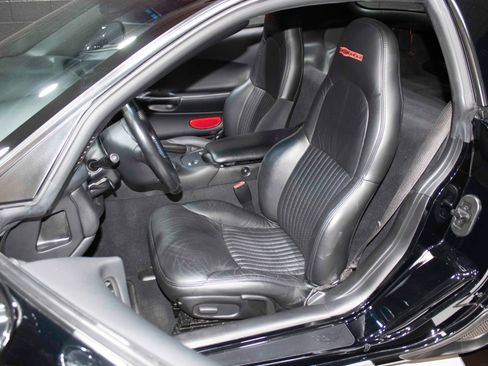 Used 2002 Chevrolet Corvette Z06 w/ Memory Pkg image 36