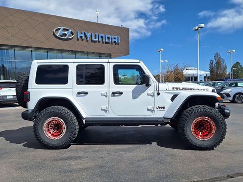 Used 2018 Jeep Wrangler Unlimited Rubicon AWD/4WD image 2