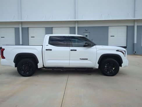Used 2023 Toyota Tundra SR5 w/ SR5 Convenience Package RWD image 4